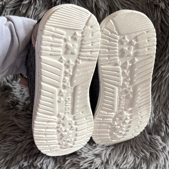 Hey Dude women’s Slip ons - Black and Gray - Picture 4 of 5